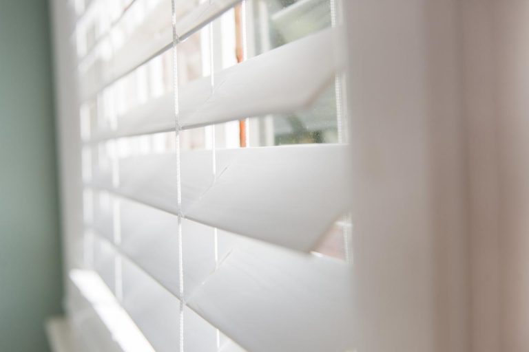 The Ultimate Guide to Cleaning Window Blinds and Shades — Pro Housekeepers