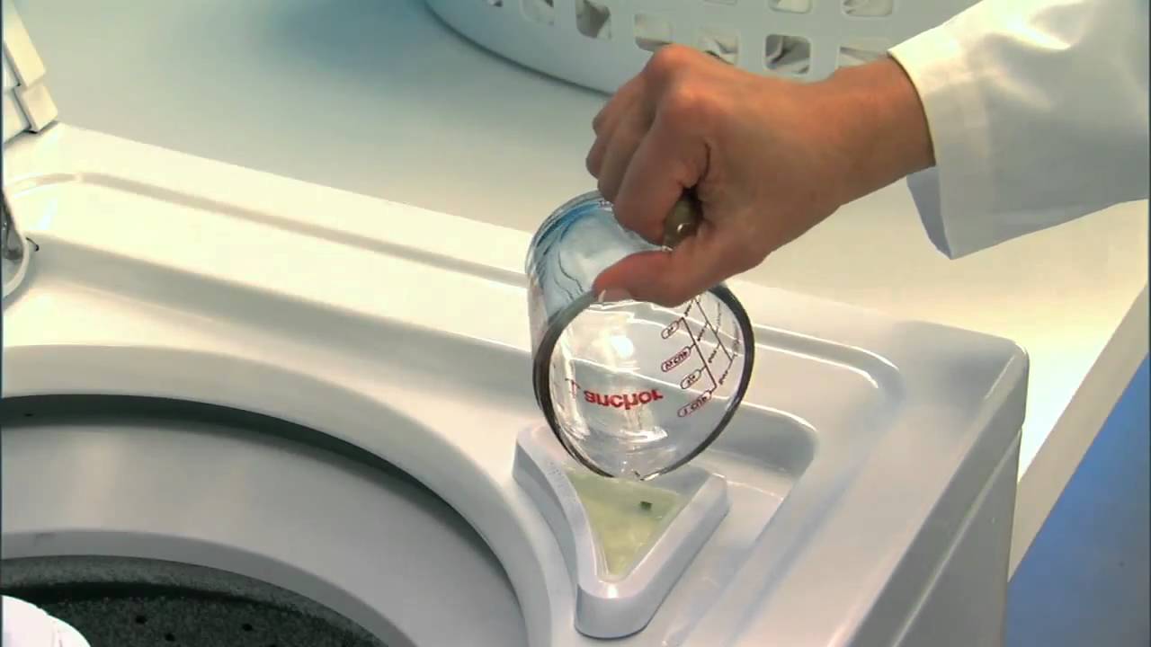 how to clean a washing machine with bleach