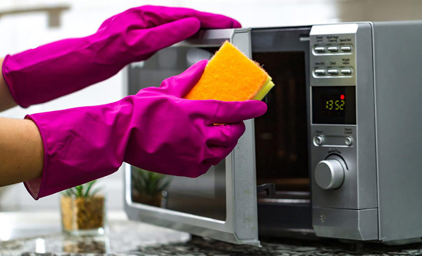 how to clean sponges in microwave