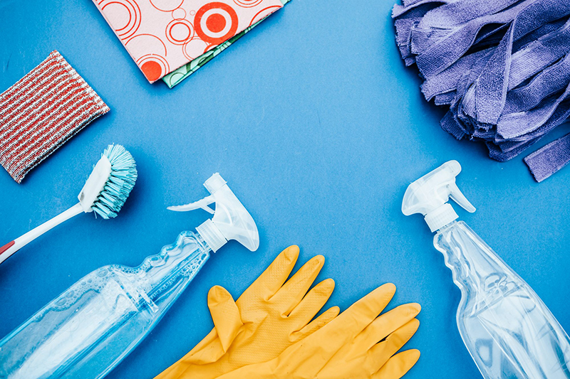 The Guide to Toxic and Non-Toxic Cleaning Products