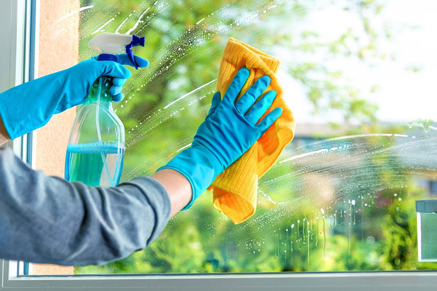 How to Clean Windows and Window Screens