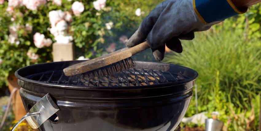 The Grill Off - BBQ Grill and Flat Top Scrubber, Water and Steam