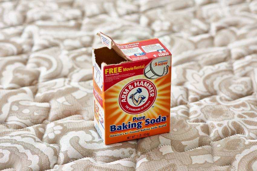 cleaning a mattress with baking soda covid-19
