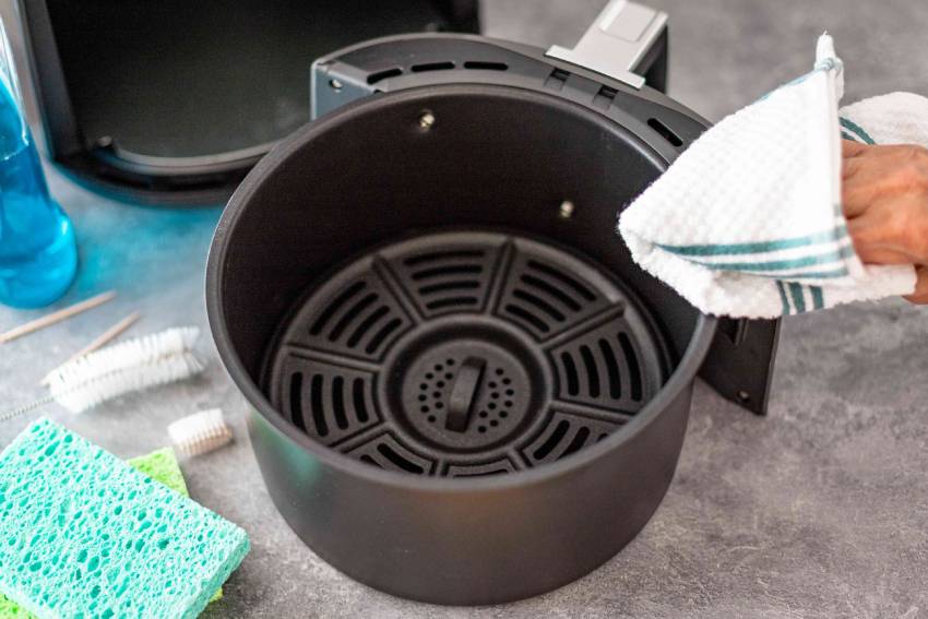 air fryer cleaning