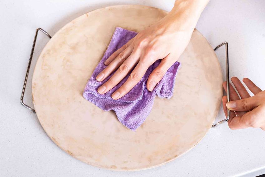 how to dry a pizza stone