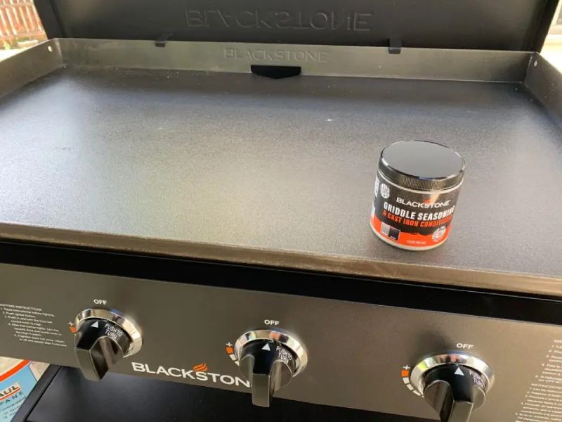 how to season a blackstone griddle after cleaning