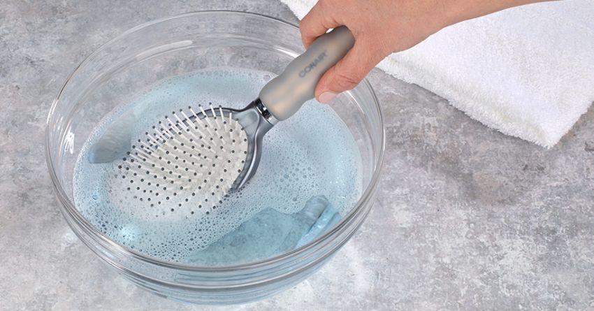 How to Clean Your Hairbrush