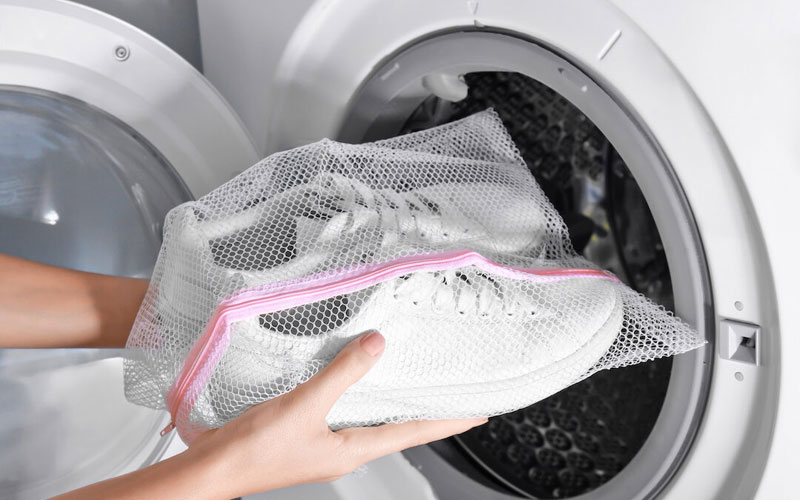 how to wash white vans in washer machine