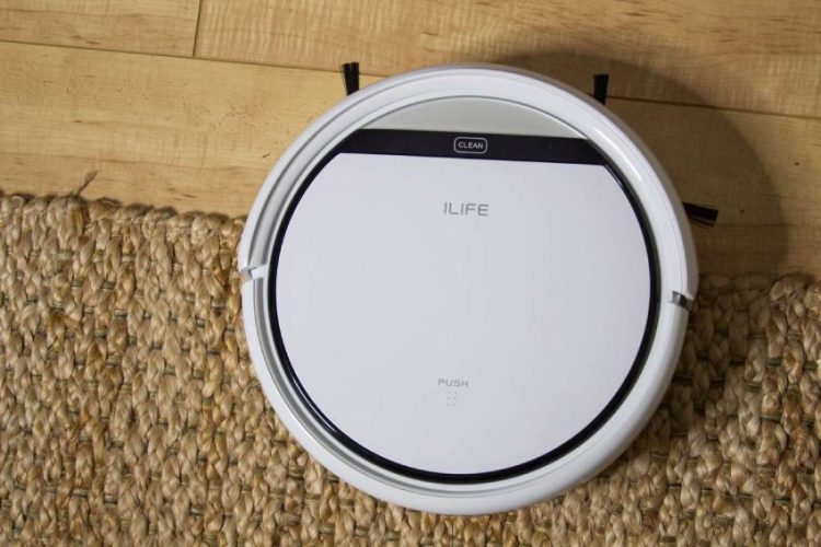 Choosing the Best Robot Vacuum for Pet Hair — Pro Housekeepers