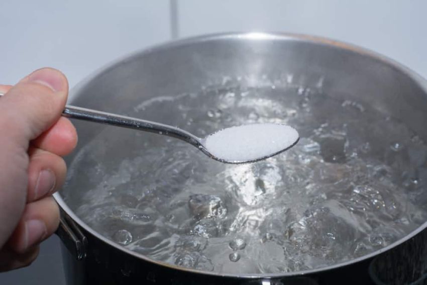 how to clean stainless steel pans with salt