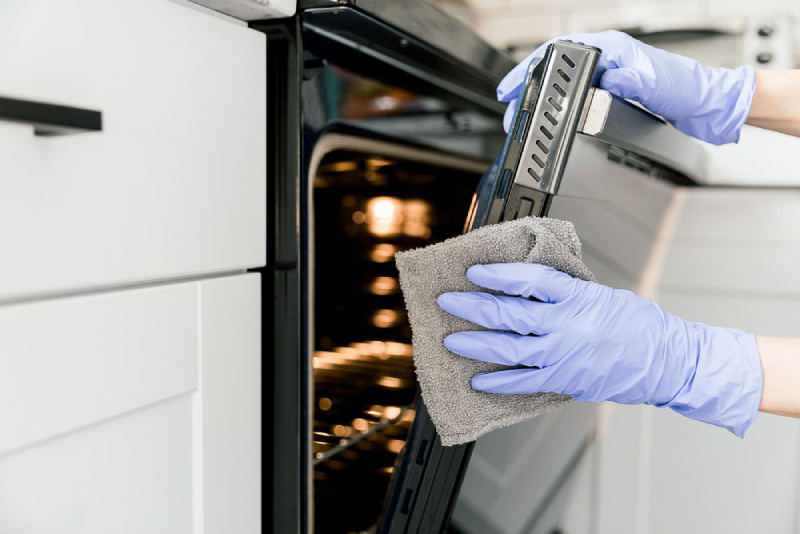 How To Clean An Oven Like A Pro — Pro Housekeepers