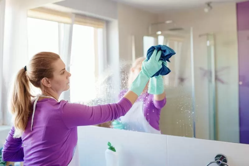 How To Clean Mirrors Without Streaks How To Clean Mirrors For A Squeaky Clean Finish