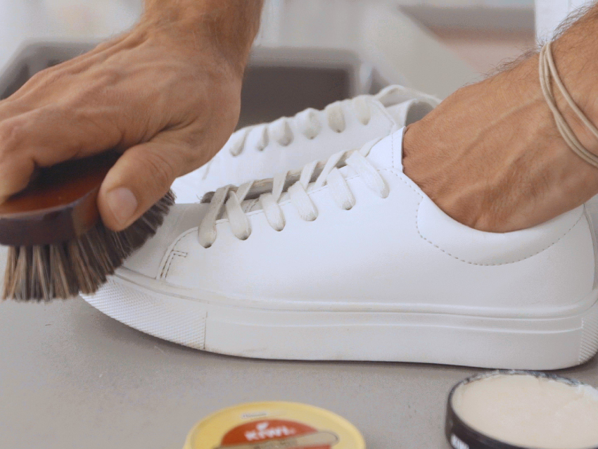 how to clean white leather shoes