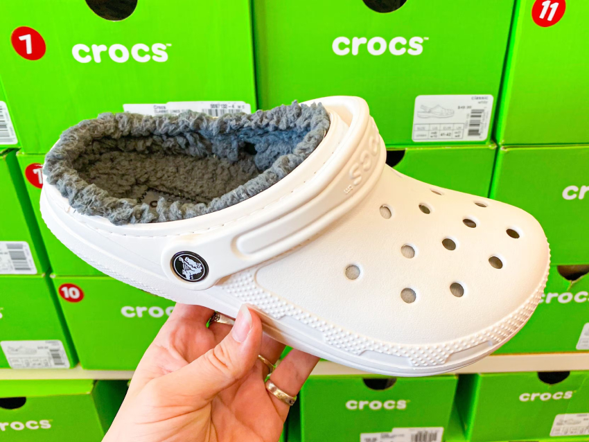How to Clean Crocs with Fur