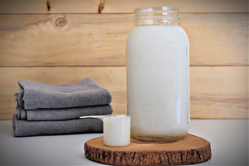 How To Make Your Own Laundry Detergent (Powder & Liquid)