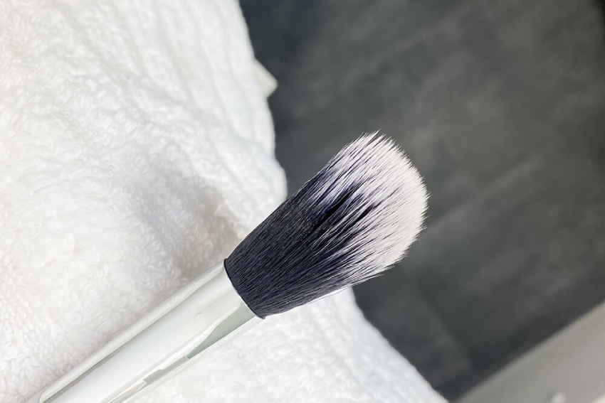 how to clean a makeup brush at home