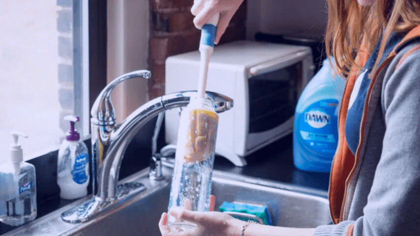 How to Clean Your Water Bottles Like a Pro