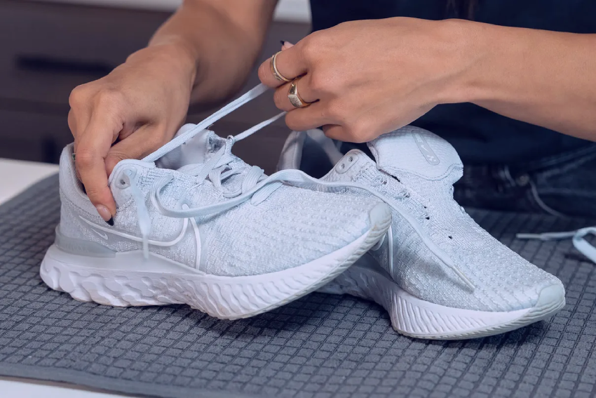 How to Wash Shoelaces without Fading or Discoloration