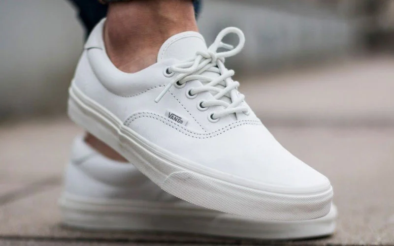 How-To-Clean-White-Vans-1