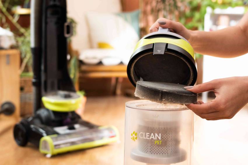 how-to-clean-a-vacuum-filter-5217137-04-8da1b28a6a6d4b36af8215294813b38a-1