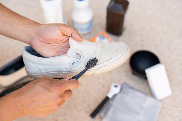 how-to-clean-white-vans