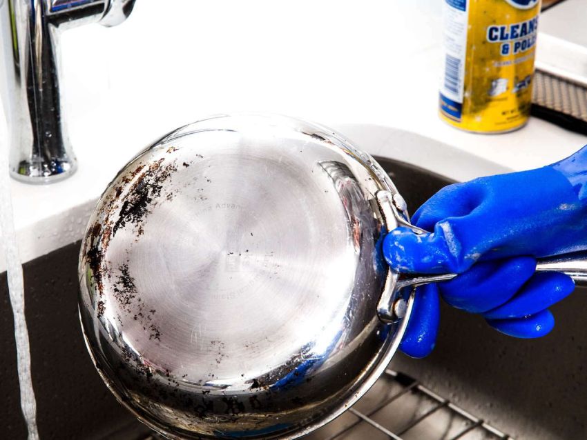 stainless_steel_pans_cleaning